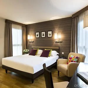 Citadines République 3* Parigi